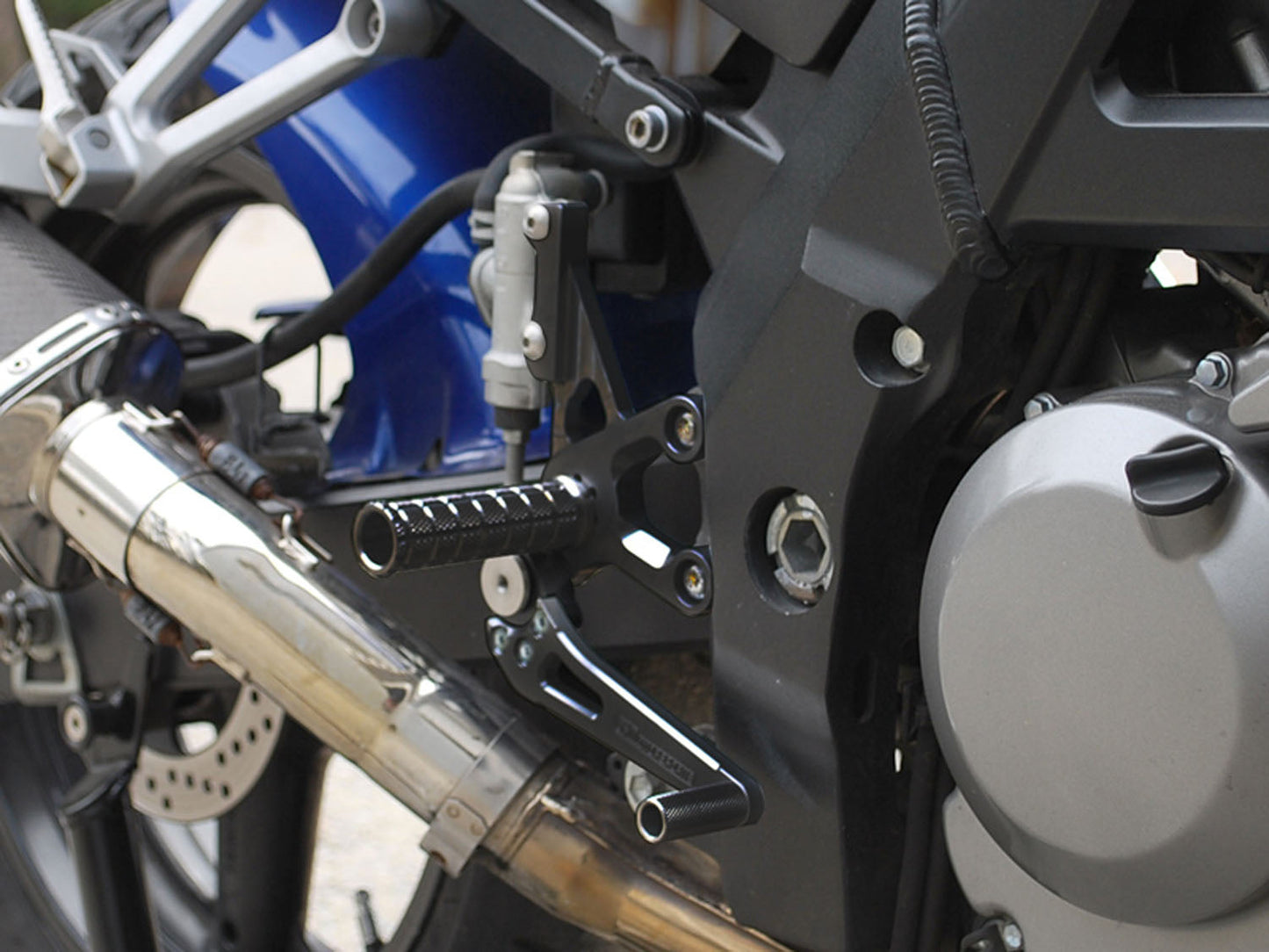 05-4225B Suzuki SV650 Rearset - STD Shift
