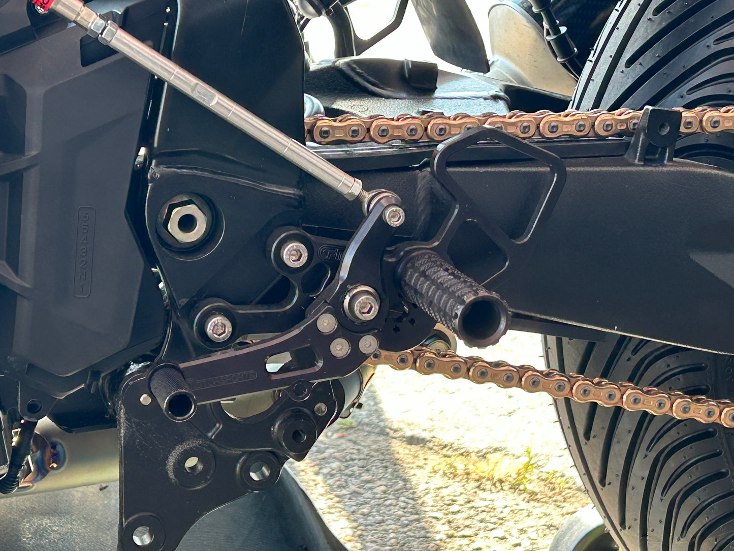 05-0233B Suzuki GSX8S/R Complete GP Shift Rearset Kit W/Pedals
