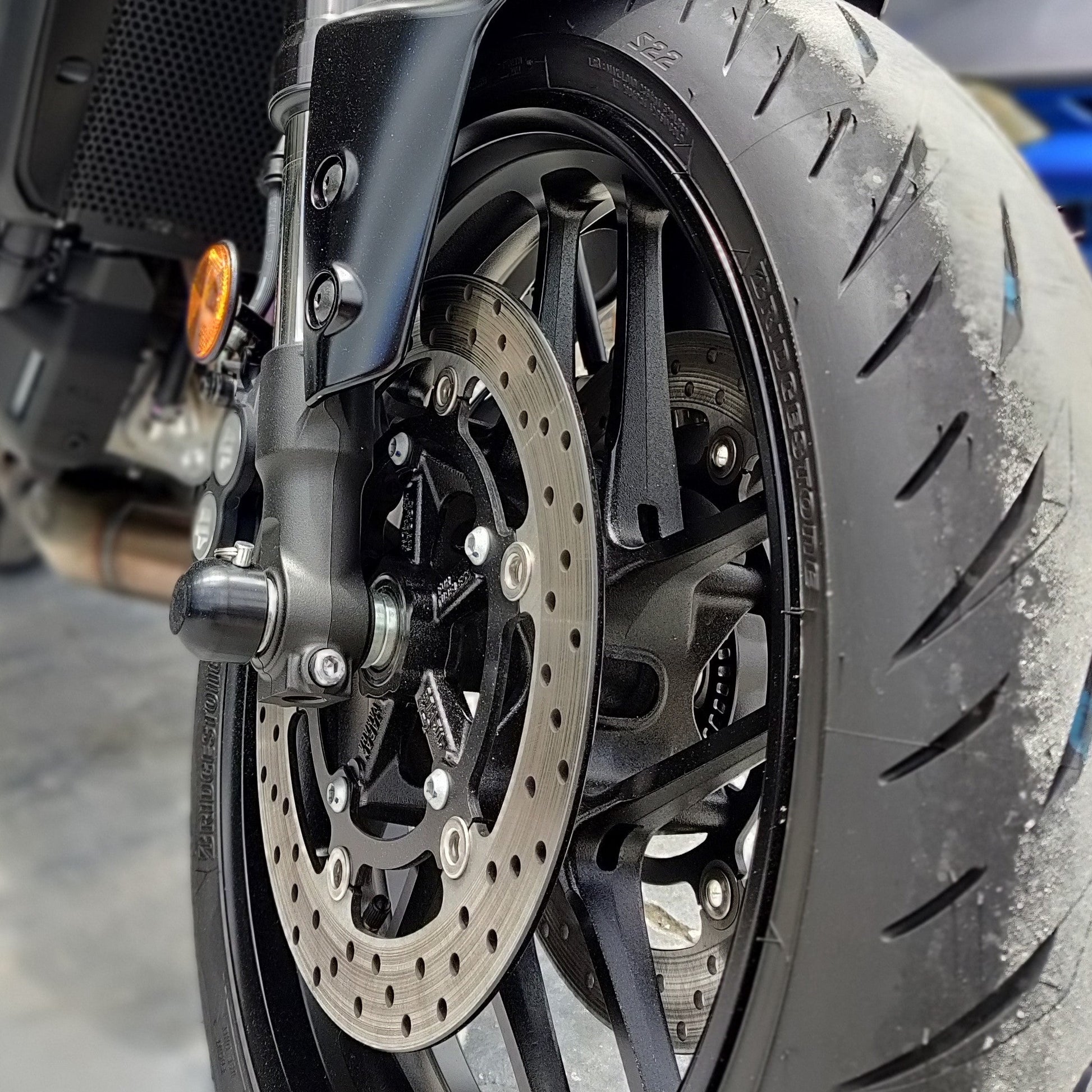 45-0415F Front Axle Slider Kit, Yamaha FZ1 2006-15, FZ6 2006-10 - Woodcraft Technologies